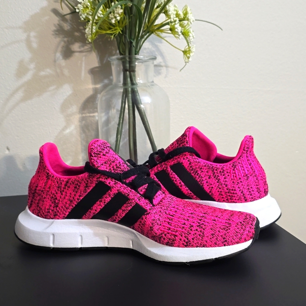 Pre-Loved Adidas Swift Run J